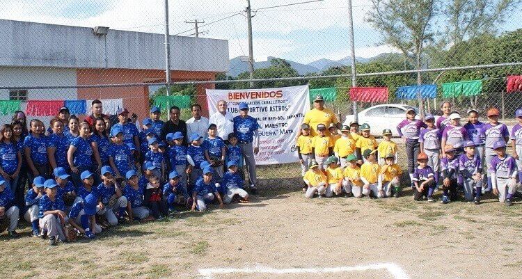 Activan beisbol infantil en  Congregación Caballeros