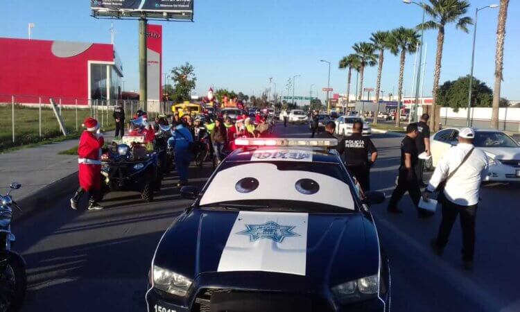 Realiza policía federal desfile navideño denominado “ La estrella de la policial federal