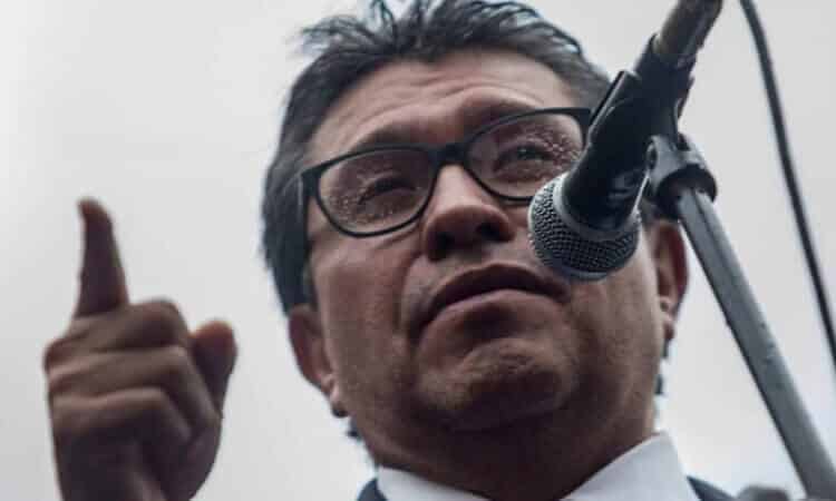 ¿LE JALARON LAS OREJAS A MONREAL?
