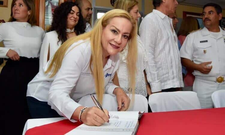 ii ALMA LAURA AMPARÁN, UNA ALCALDESA CON VOCACIÓN DE SERVICIO!!