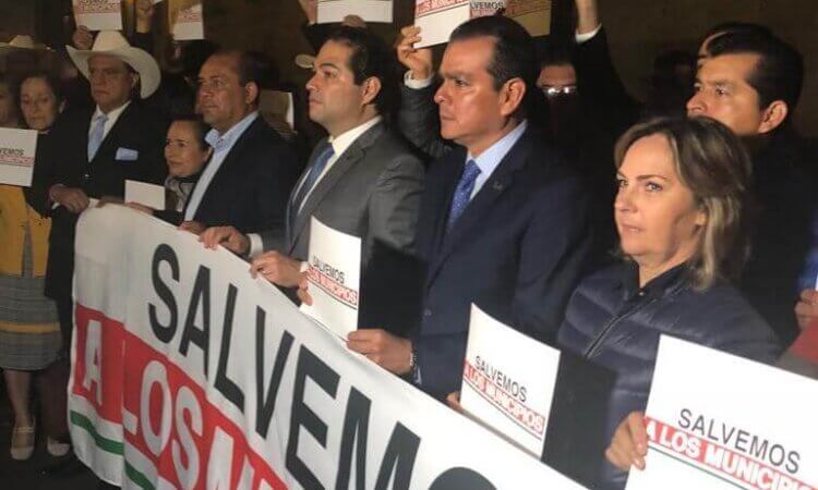 Se atrinchera Rivas en la mañanera de AMLO