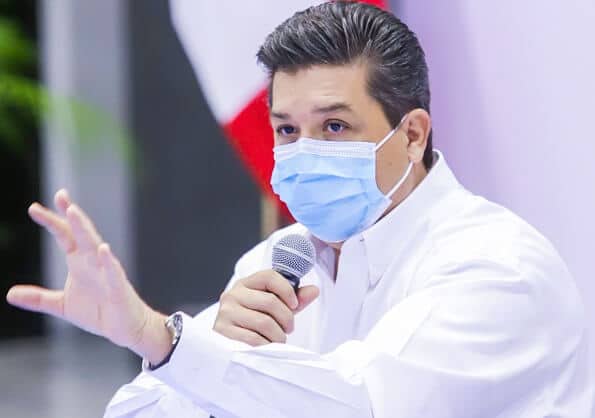 “Gobernador acaba con el Mito”.