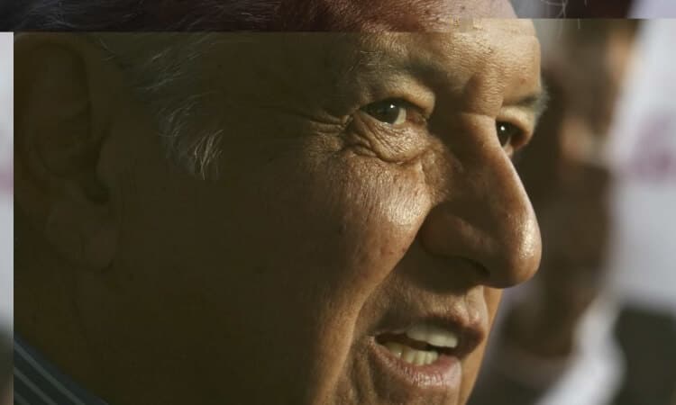 ¡MÉXICO NO ES MONARQUÍA, PRESIDENTE!