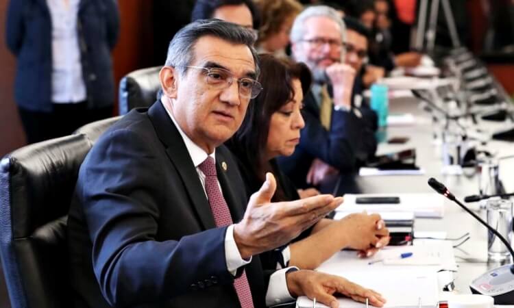 Los de Morena corren mucho…