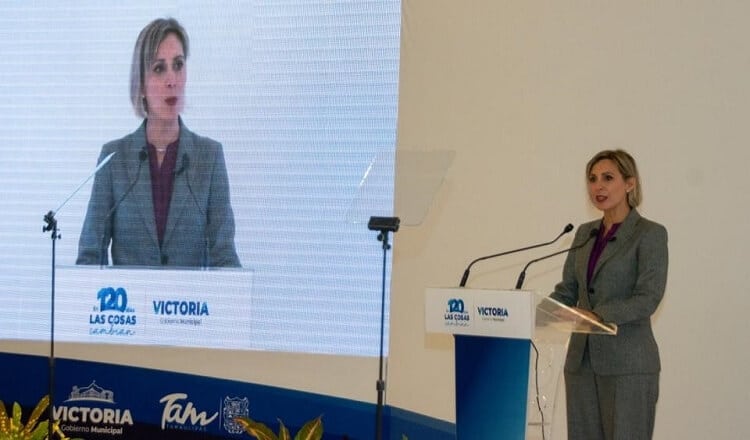 EN 120 DÍAS, VICTORIA, DE LA SIMA A LA CIMA, DE LA MANO DE PILAR