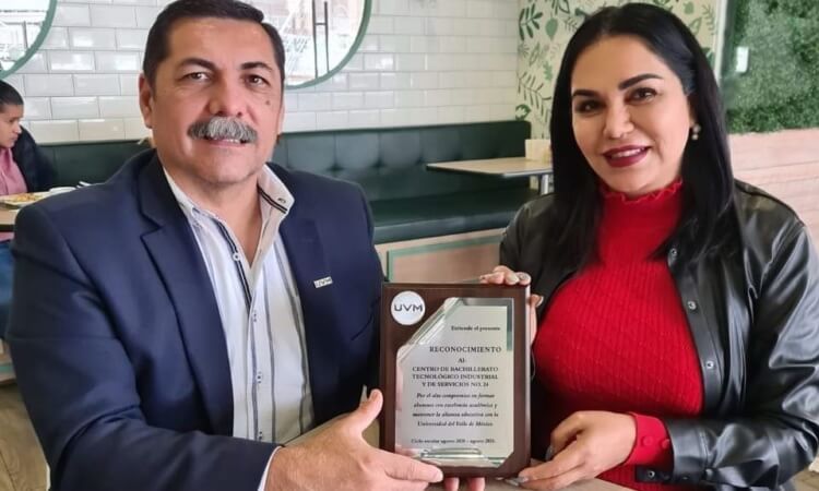 La Universidad del Valle de México campus Victoria otorgó reconocimiento al CBTis 24
