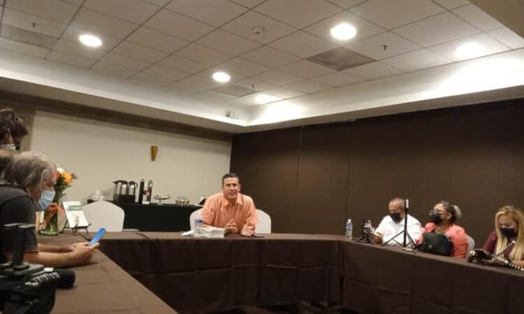 REFRENDA RAMIRO RAMOS, IR POR LA GUBERNATURA….!