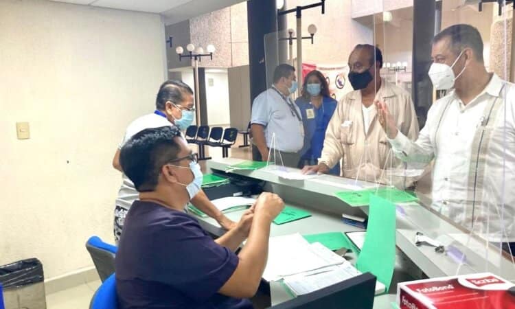 Invita Pedro Zenteno a derechohabiencia Issste a agendar citas médicas por internet y vía telefónica