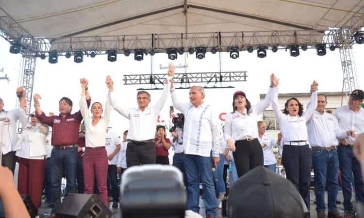 Apoteótica recepción al Dr. Américo Villarreal en Nuevo Laredo