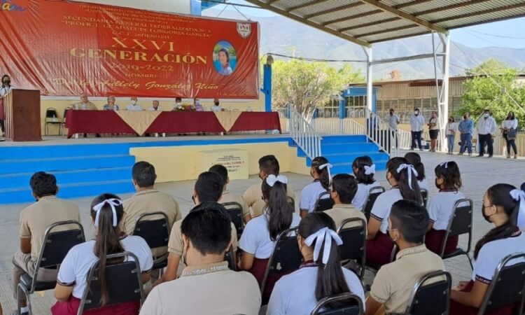 Egresa nueva generación de la secundaria federalizada 3