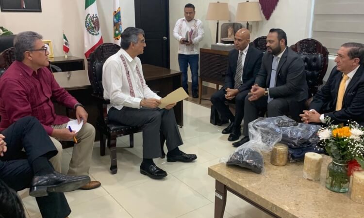 Inversionistas de la India presentan proyectos de expansión al Gobernador