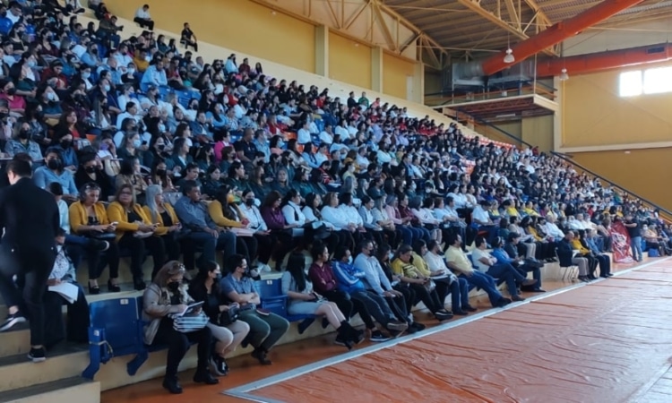 Imparten conferencias a maestros del SNTE