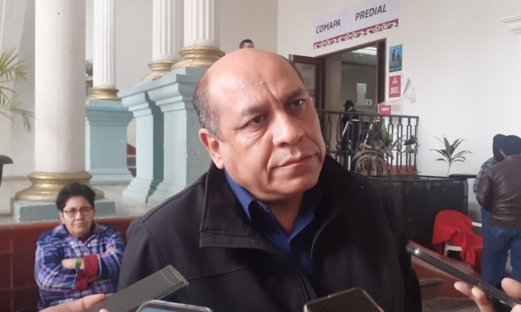 Pastor de iglesia pide a tianguistas de la estación   mantener limpia la plaza