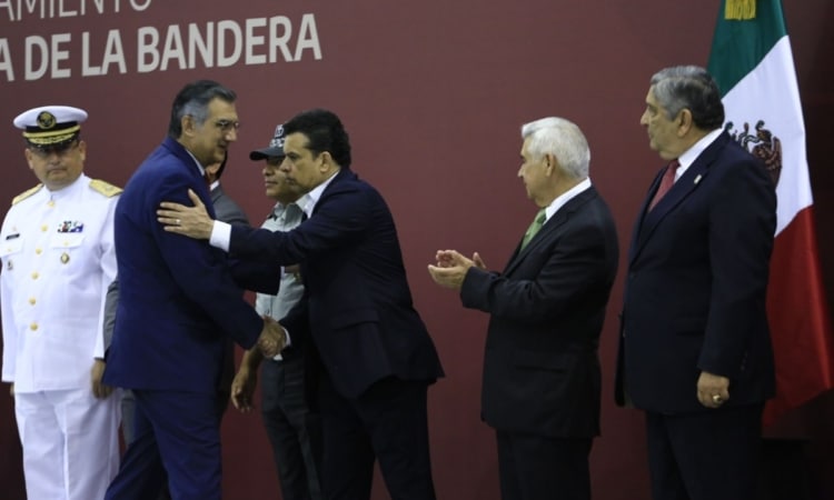 Asiste Alcalde a ceremonia del Día de la<br>Bandera presidida por Américo Villarreal