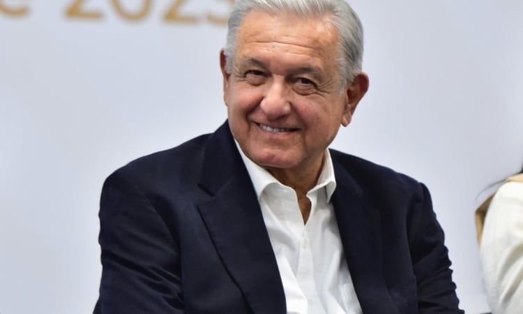 AMLO POLARIZANTE, PERO JAMÁS MEDIOCRE NI CORRUPTO