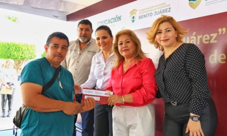 Canjean tarjetas de Becas del Bienestar en presidencia