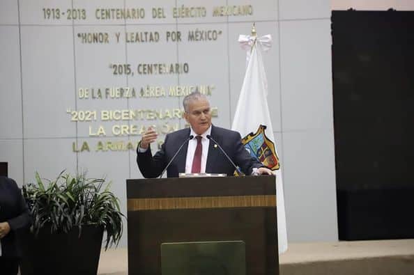 Fructíferas cuentas de Vicente Hernández.