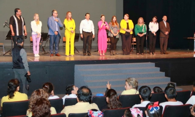 Disfrutan niñas y niños victorenses de concierto didáctico