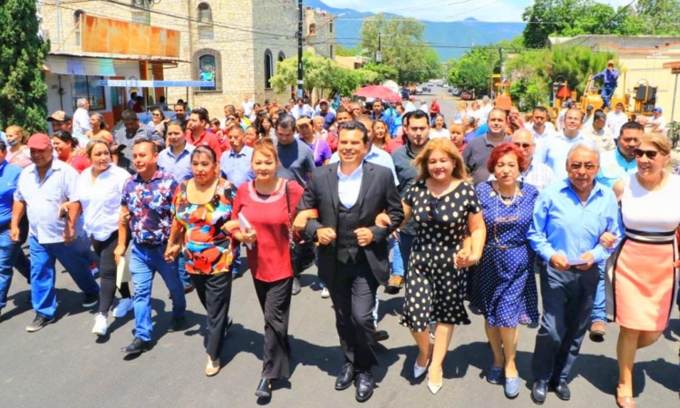 Activa alcalde más obras de rehabilitación de asfalto