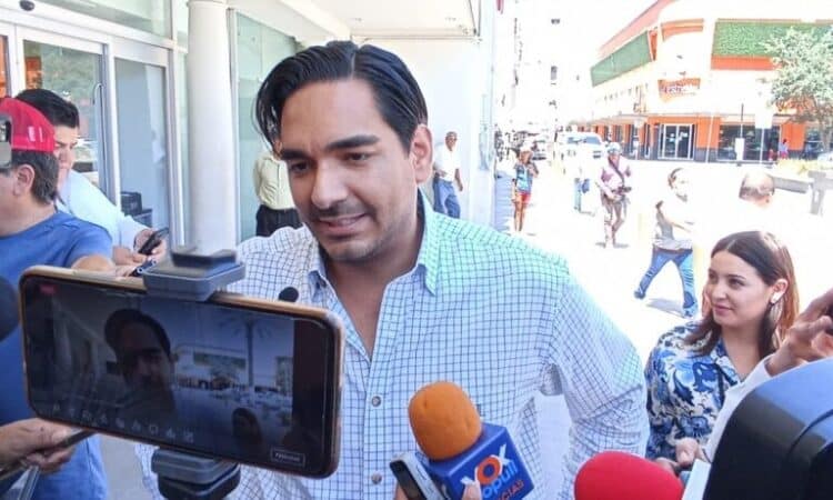 ALCALDE REAPARECE “EN PLAN DE BUFÓN”