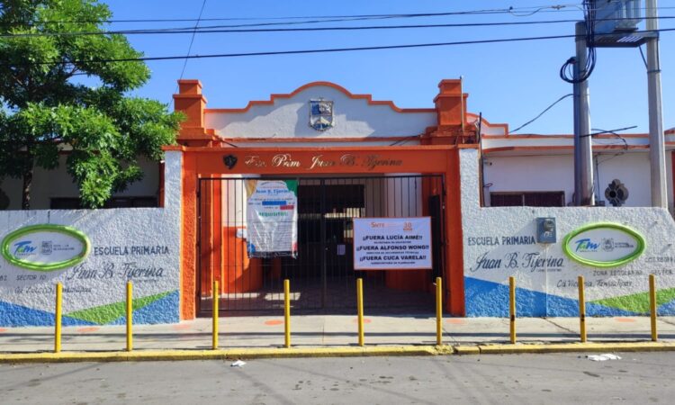 Maestros mantienen paro de clases en Tamaulipas