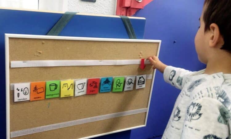 “Impulsan a niños autistas en la técnica del reciclaje”.