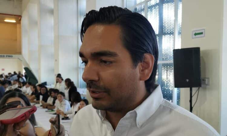 Por sus acciones, Carlos Peña asegura su reelección