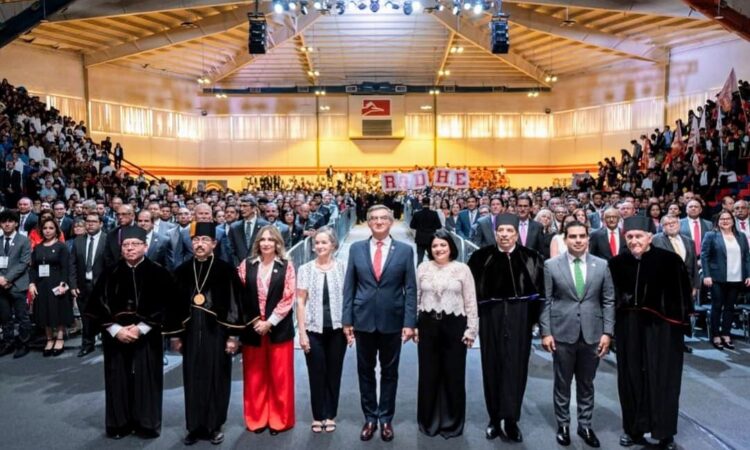 «EN LA ASAMBLEA DE INVESTIDURA, LAS MUJERES DE FIESTA»