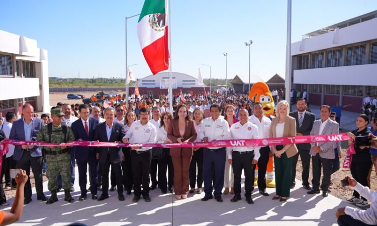 Dámaso Anaya y Carmen Lilia Canturosas inauguran la Preparatoria UAT Nuevo Laredo