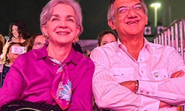 Américo se puso a bailar.