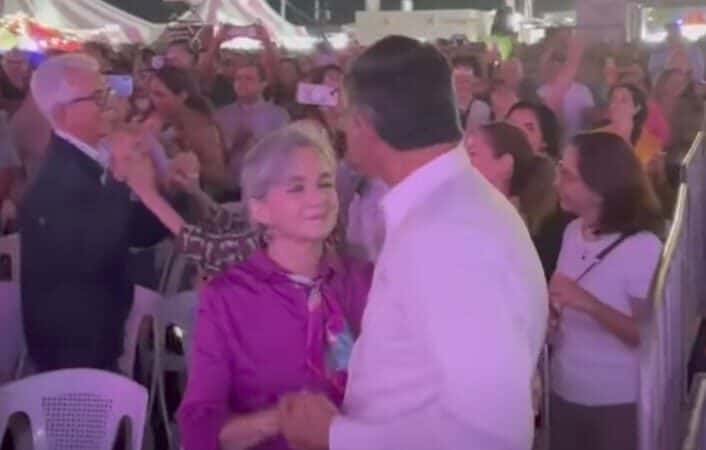 AVA y Dra. María, felices en Feria Tamaulipas     