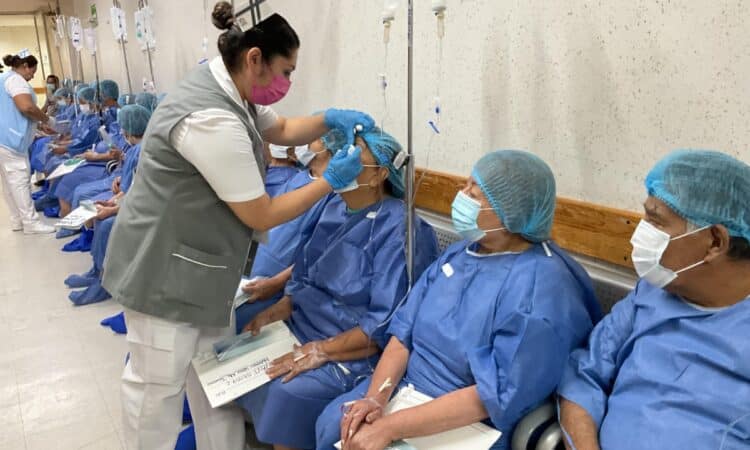 Realiza Clínica Hospital del Issste en Uruapan, Michoacán, más de mil cirugías oftálmicas