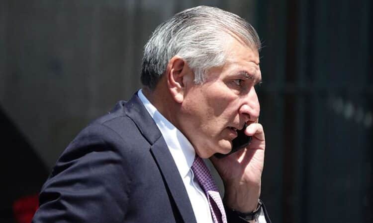 LAS PERAS A PESO, A ADÁN AUGUSTO