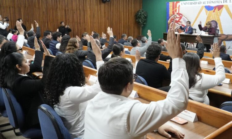 Suma la UAT nuevas carreras y posgrados a su oferta educativa