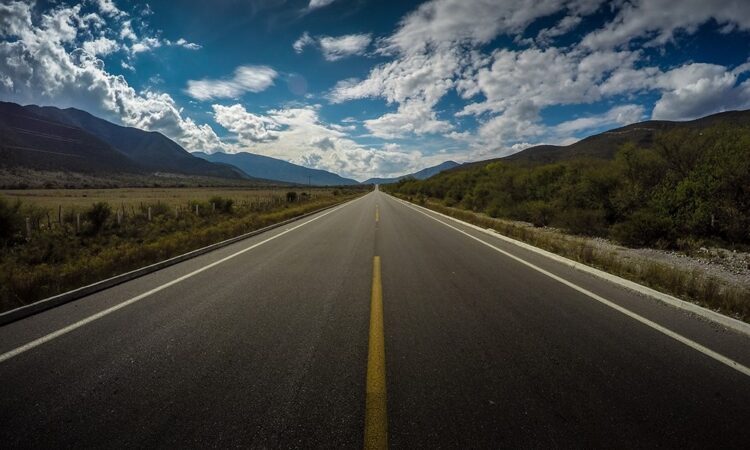 Anuncian millonaria inversión a carreteras federales de Tamaulipas