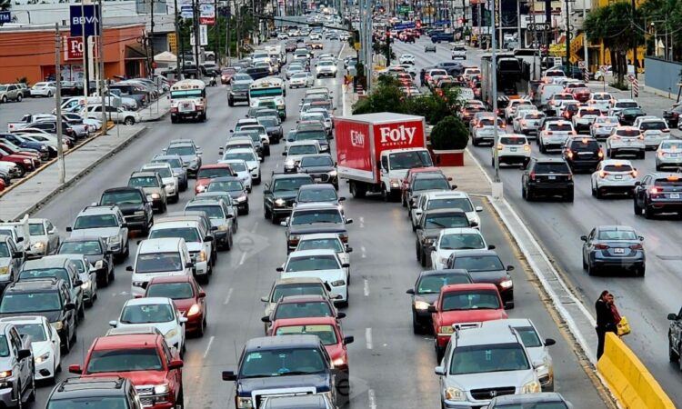 El aumento de automóviles en Tamaulipas desborda la infraestructura vial en las principales ciudades