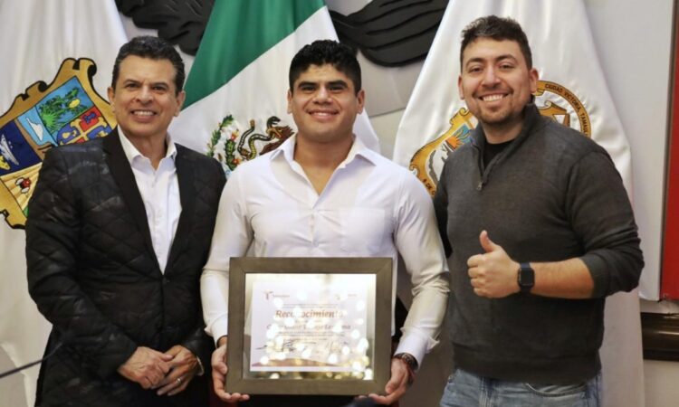 Entrega Cabildo reconocimiento a destacado deportista victorense.