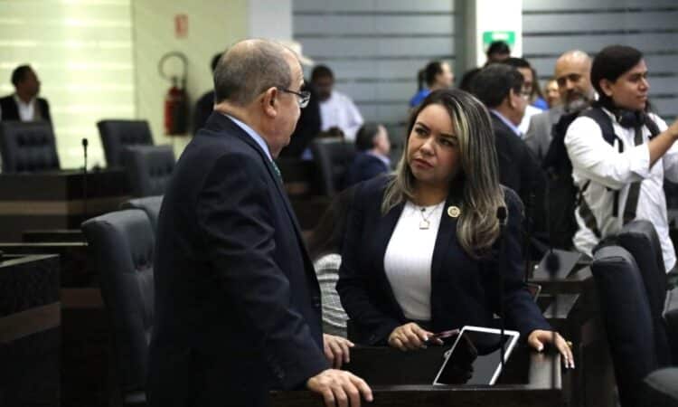 Plantean sancionar a padres por permitir que menores conduzcan motocicletas