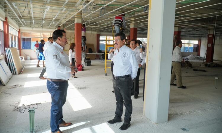 Rector de la UAT supervisa avances de obras de remodelación en la Facultad de Derecho Victoria