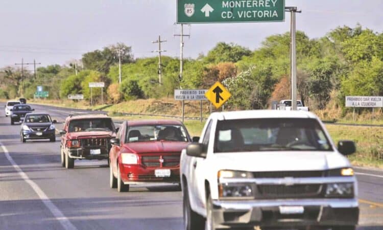 Esperan caos vial en carreteras de Tamaulipas desde viernes