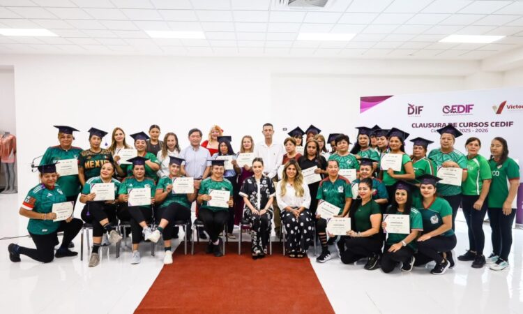 Celebran graduación y entrega de constancias de los CEDIF Victoria
