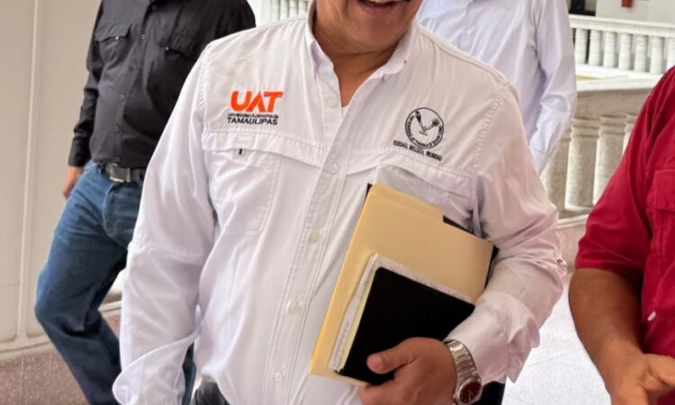 No tengo aspiraciones políticas, sigo en la UAT: Dámaso.