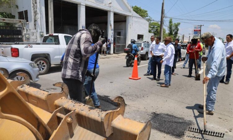 Con 30% de avance, transforma Lalo Gattás vialidades en Victoria.